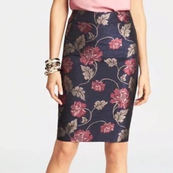 Ann Taylor Women’s Floral Jacquard Petite Pencil Skirt - Size 2P - Picture 14 of 14